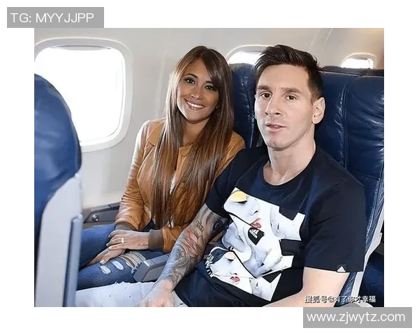 足球明星马内与妻子甜蜜合影曝光引发网友热议和羡慕